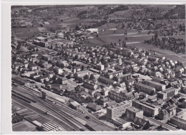 Zug Guthirtquartier mit dem Güterbahnhof
